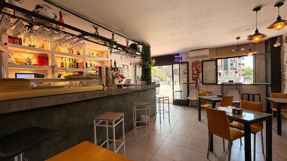 Local en Madrid, Madrid en alquiler - Plano de la planta - Imagen 1 de 3