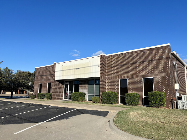 2800 S Kelly Ave, Edmond, OK en alquiler - Foto del edificio - Imagen 1 de 7