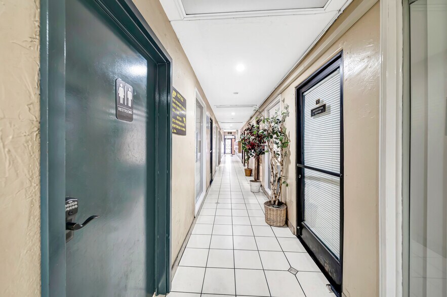 6358-6360 Van Nuys Blvd, Van Nuys, CA en alquiler - Foto del interior - Imagen 3 de 12