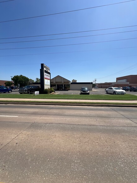 400 N Eastern Ave, Moore, OK en venta - Foto del edificio - Imagen 2 de 5