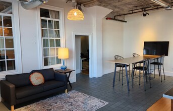 81 Broadway St, Asheville, NC en alquiler Foto del interior- Imagen 2 de 13