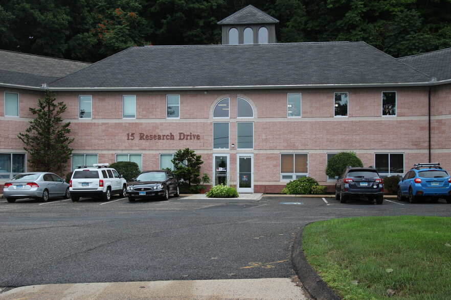 15 Research Dr, Woodbridge, CT en alquiler - Foto del edificio - Imagen 1 de 31