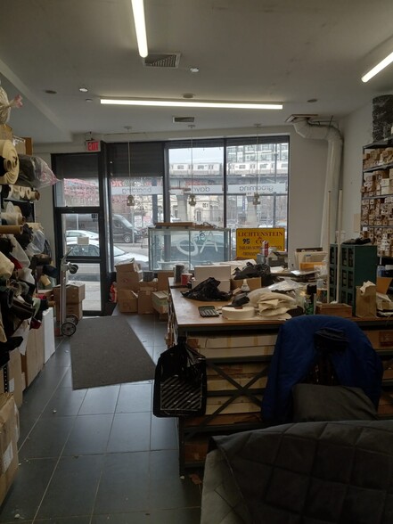 206 Broadway, Brooklyn, NY en alquiler - Foto del interior - Imagen 2 de 8