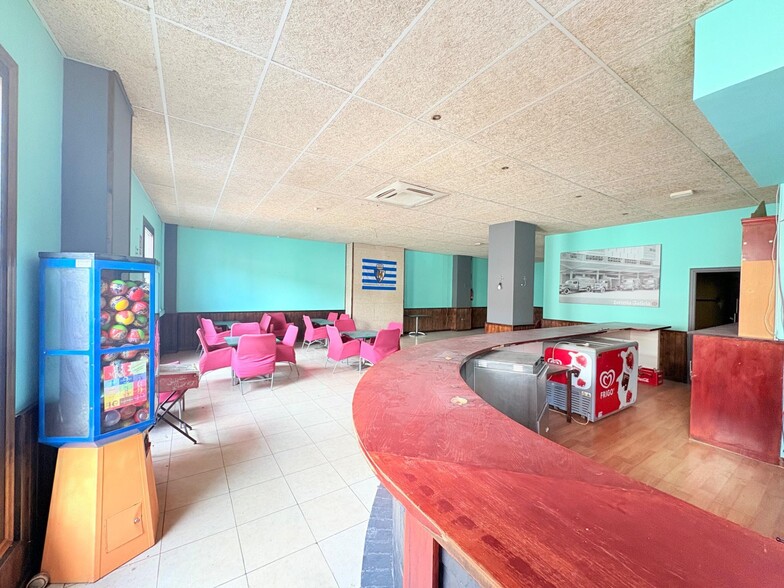 Avenida Santalla de Oscos, 4, Toral de los Vados, León en venta - Foto del edificio - Imagen 2 de 17