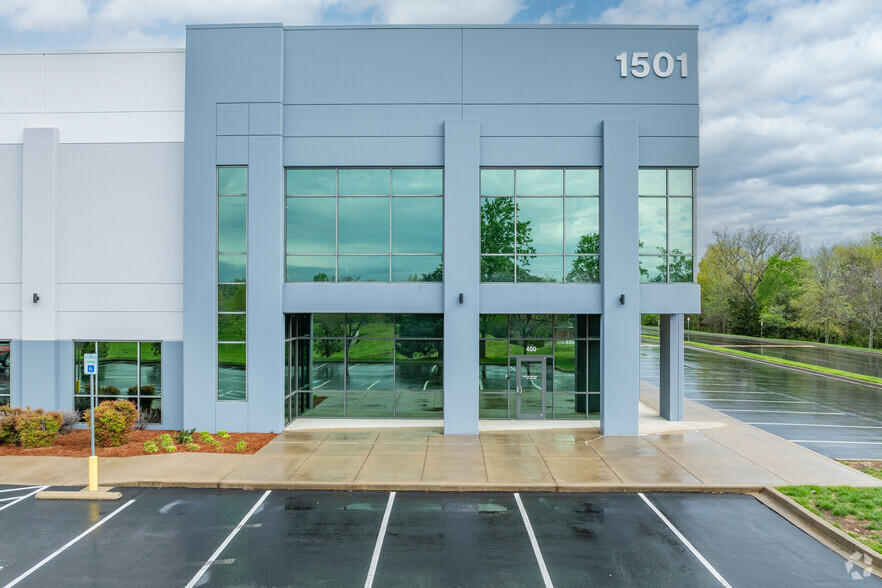 1501 Corporate Pl, La Vergne, TN en alquiler - Foto del edificio - Imagen 3 de 4