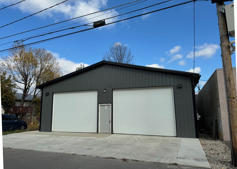 1228 4th Ave, Coraopolis, PA en alquiler - Foto del edificio - Imagen 1 de 4