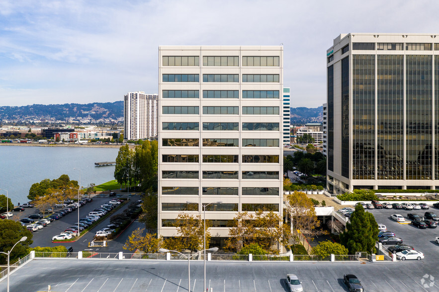 2200 Powell St, Emeryville, CA en alquiler - Foto del edificio - Imagen 3 de 20