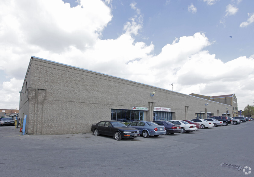 255 Rutherford Rd S, Brampton, ON en venta - Foto del edificio - Imagen 2 de 2