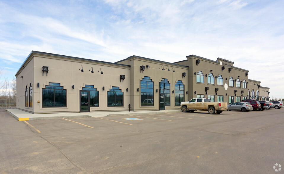 3919 49th Ave, Stony Plain, AB en alquiler - Foto del edificio - Imagen 1 de 8