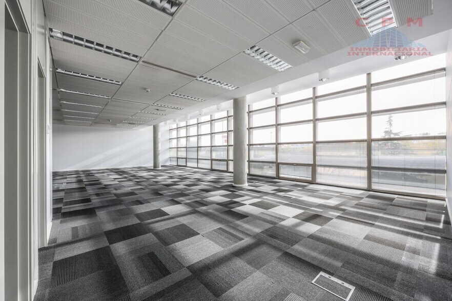Oficina en Alcobendas, Madrid en alquiler - Foto del edificio - Imagen 2 de 3