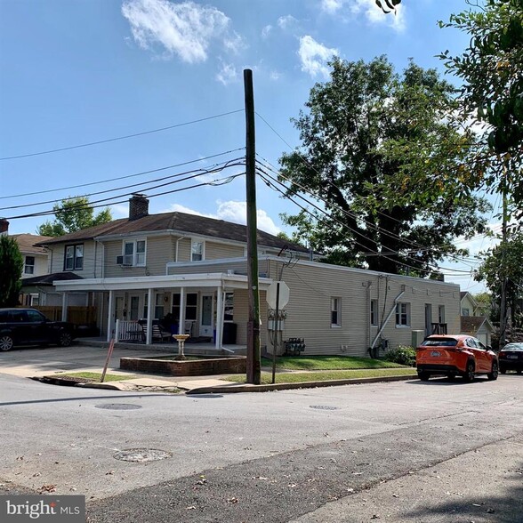 480 Burnley Ln, Drexel Hill, PA en venta - Foto principal - Imagen 1 de 12