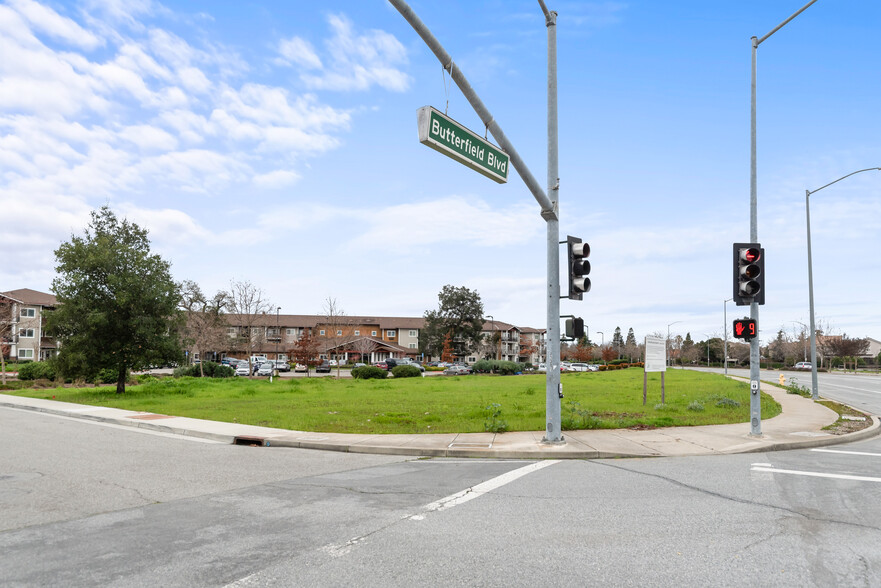 Barrett Ave, Morgan Hill, CA en venta - Foto del edificio - Imagen 2 de 7