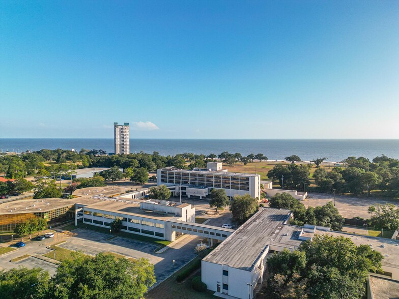 180B Debuys Rd, Biloxi, MS en alquiler - Foto del edificio - Imagen 3 de 24