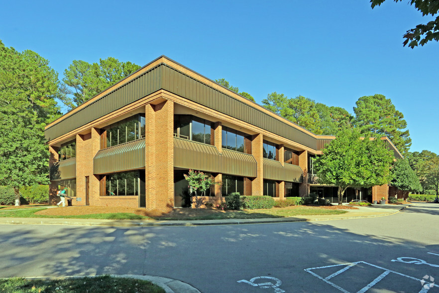 113 Edinburgh Dr S, Cary, NC en alquiler - Foto del edificio - Imagen 1 de 34