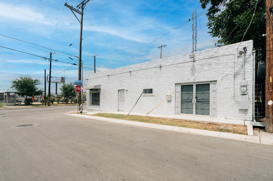 1020 Roosevelt Ave, San Antonio, TX en venta - Foto del edificio - Imagen 2 de 23