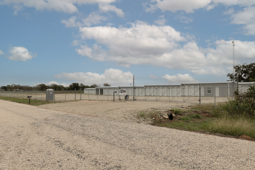 3707 Matt Wright Rd, Navasota, TX en venta - Foto del edificio - Imagen 3 de 9