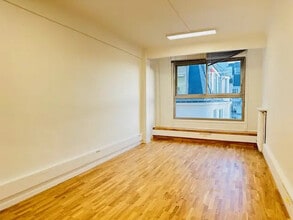 94 Rue Saint-Lazare, Paris en venta Foto del interior- Imagen 2 de 7