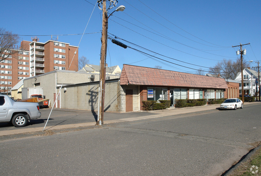 73-77 Connecticut Blvd, East Hartford, CT en alquiler - Foto del edificio - Imagen 2 de 34