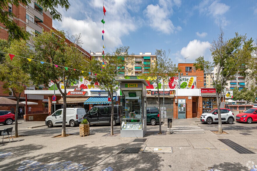 Carrer de Pau Casals, 5, Sant Boi de Llobregat, Barcelona en venta - Foto del edificio - Imagen 2 de 3