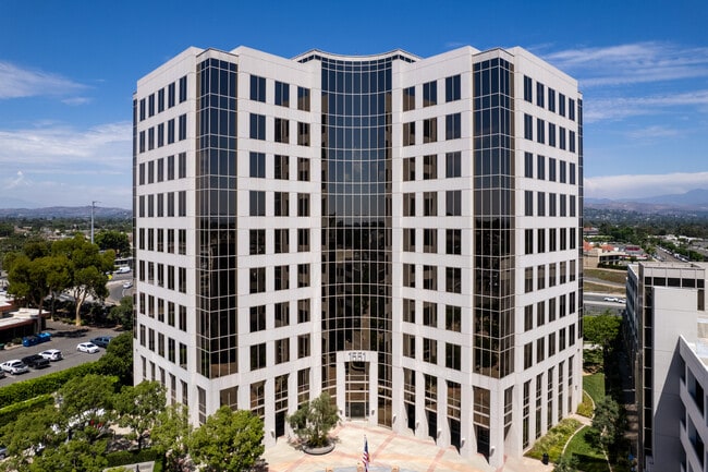 Más detalles de 1551 N Tustin Ave, Santa Ana, CA - Oficina en alquiler