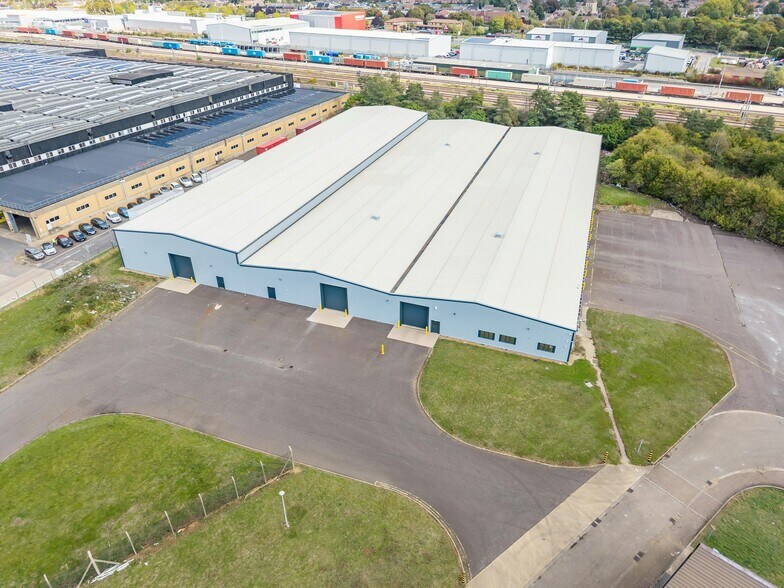 Saville Rd, Peterborough en alquiler - Foto del edificio - Imagen 2 de 15
