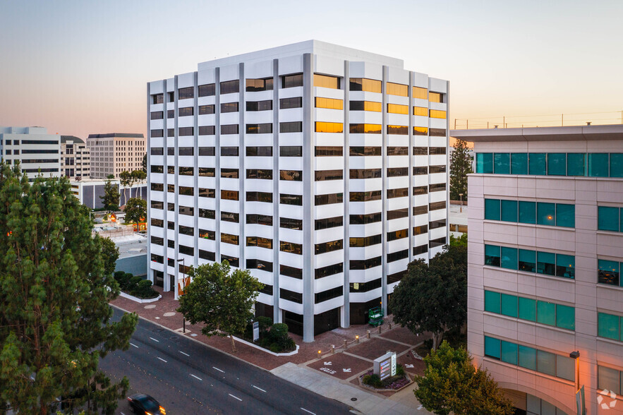 155 N Lake Ave, Pasadena, CA en alquiler - Foto del edificio - Imagen 3 de 6