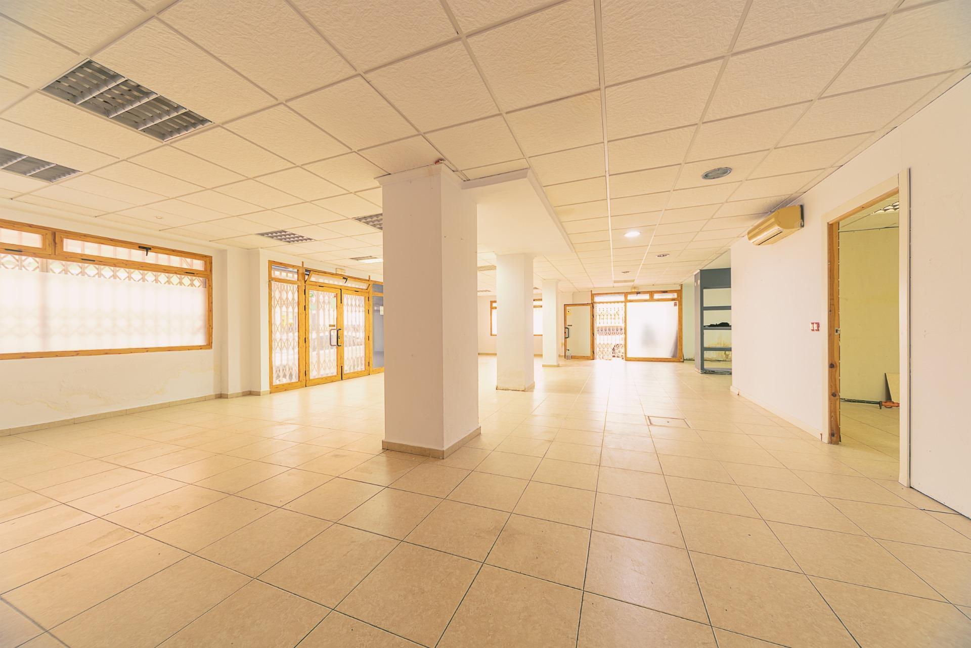 Local en Dénia, Alicante en venta Foto del interior- Imagen 1 de 17