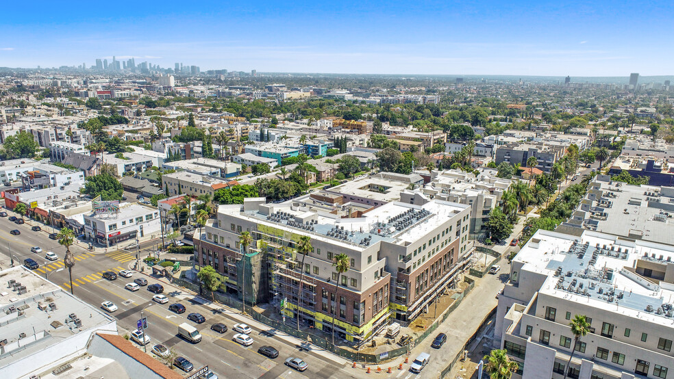 7520 W Sunset Blvd, Los Angeles, CA en alquiler - Foto del edificio - Imagen 1 de 10