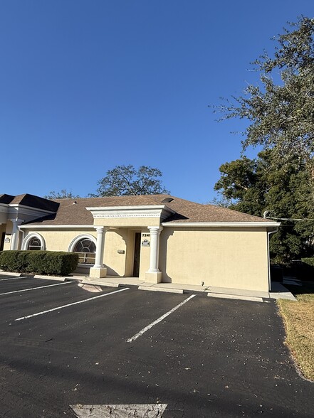 7237-7241 Little Rd, New Port Richey, FL en alquiler - Foto del edificio - Imagen 2 de 12