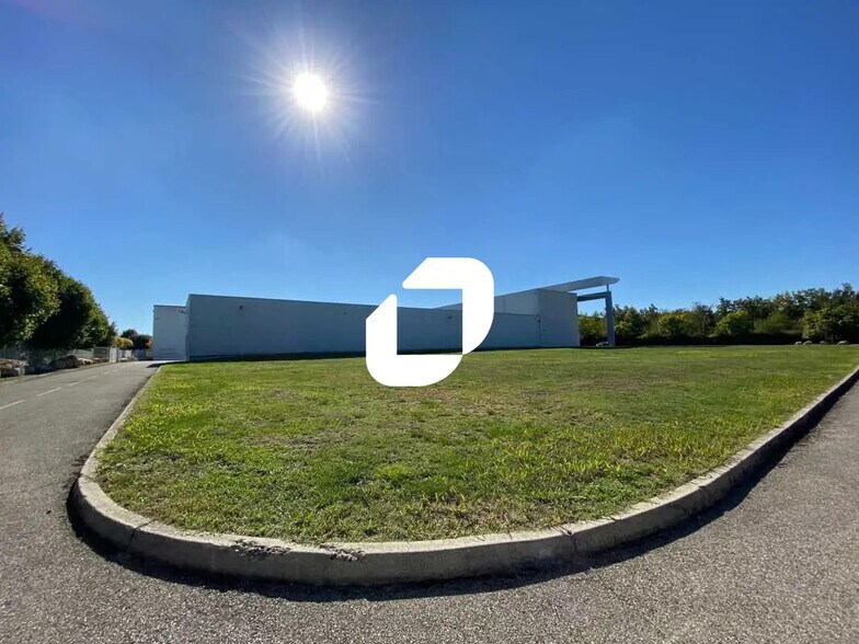 301 Rue Denis Papin, Villefontaine en alquiler - Foto del edificio - Imagen 2 de 14