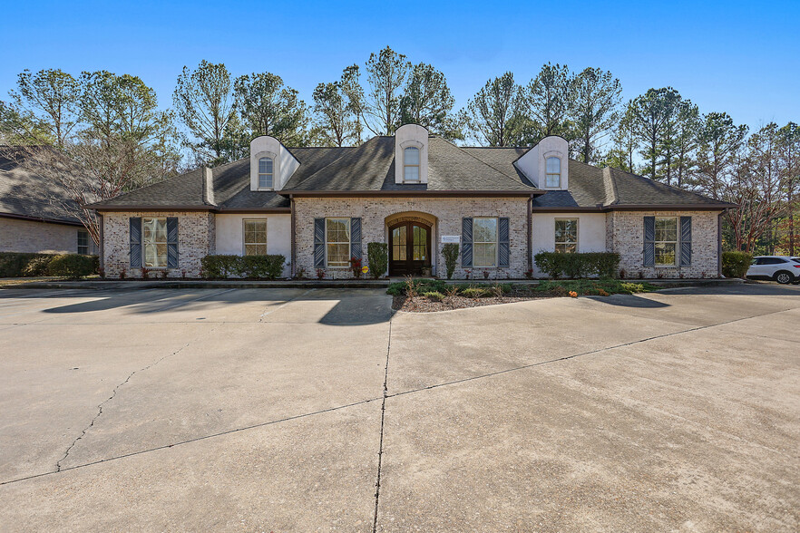 579 Lakeland East Dr, Flowood, MS en alquiler - Foto del edificio - Imagen 1 de 4