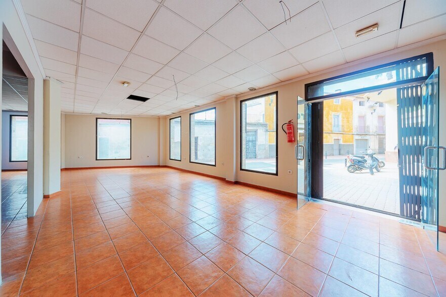 Local en Mula en venta - Foto del interior - Imagen 1 de 14
