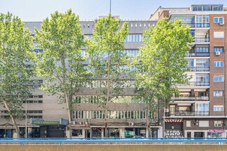 Más detalles de Avenida Mediterráneo, 42, Madrid - Edificio residencial en venta