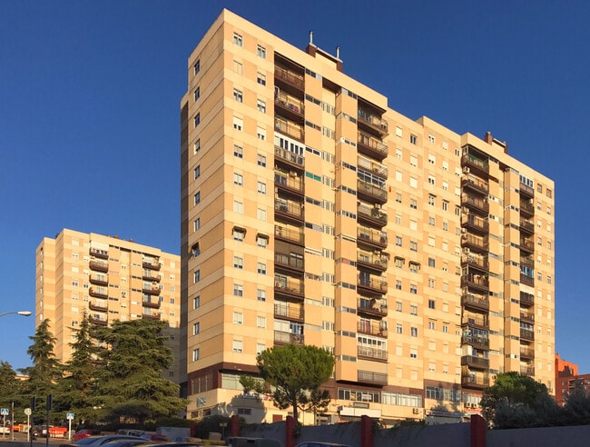 Más detalles de Avenida de Rafael Alberti, 16, Madrid - Edificio residencial​ en venta