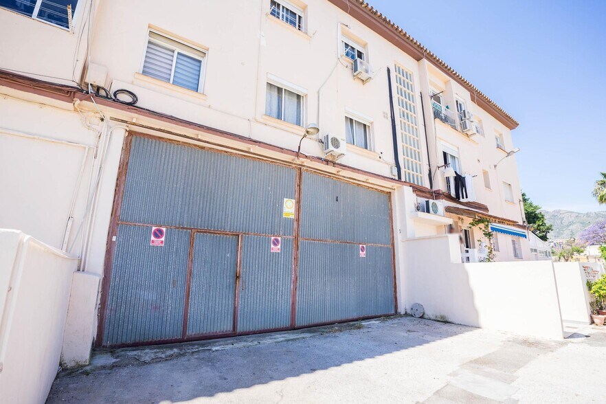 Nave en Torremolinos en venta - Foto del edificio - Imagen 3 de 38