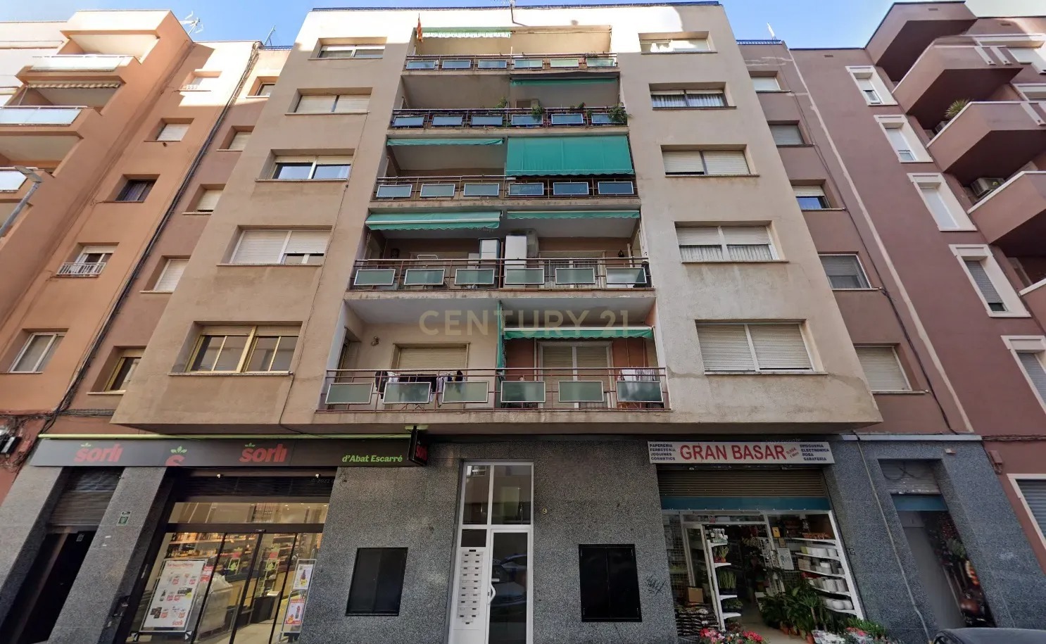Edificio residencial en Sabadell, Barcelona en venta Foto del edificio- Imagen 1 de 6