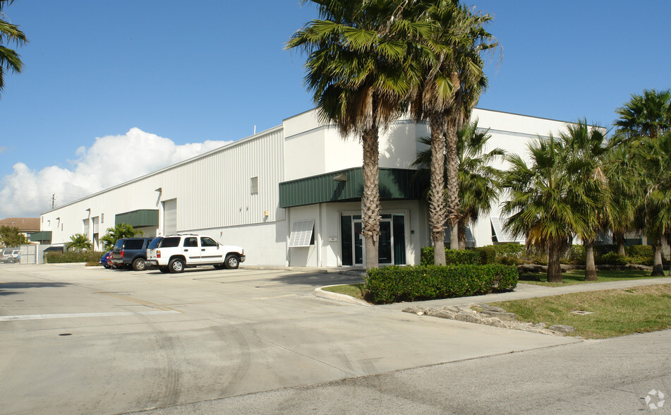 161 Commerce Rd, Boynton Beach, FL en alquiler - Foto del edificio - Imagen 1 de 32