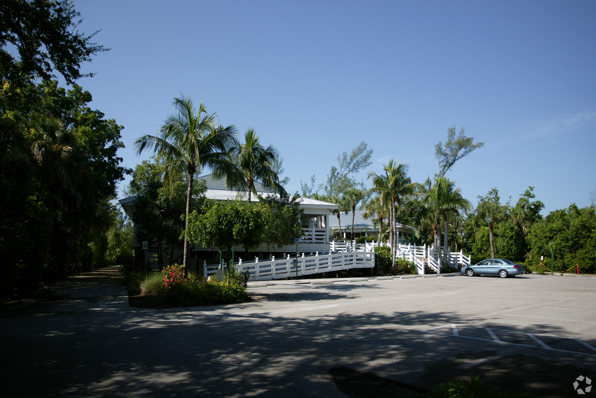 1551 Periwinkle Way, Sanibel, FL en venta Foto principal- Imagen 1 de 14