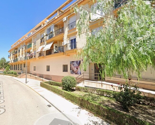 Más detalles de Calle Cañada del Tesorillo, 1, Atarfe - Local en venta