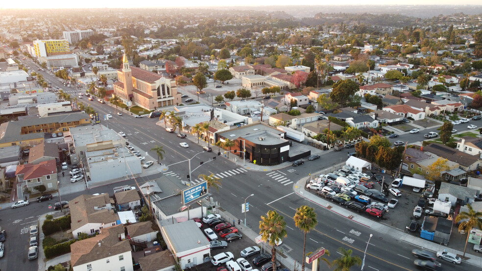 5730 El Cajon Blvd, San Diego, CA en venta - Foto del edificio - Imagen 2 de 8