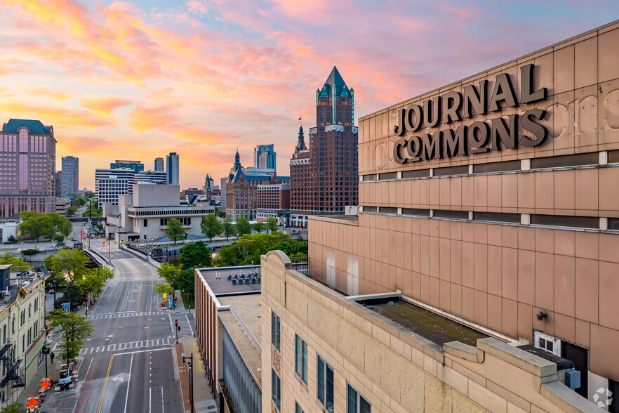 333 W State St, Milwaukee, WI en alquiler - Foto del edificio - Imagen 2 de 11