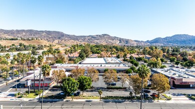 2408-2480 Stearns St, Simi Valley, CA en alquiler Foto del edificio- Imagen 1 de 7