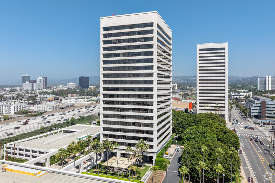 11100 Santa Monica Blvd, Los Angeles, CA en alquiler - Foto del edificio - Imagen 2 de 12