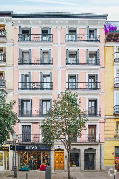 Calle De Fuencarral, 82, Madrid, Madrid en alquiler - Foto del edificio - Imagen 2 de 8