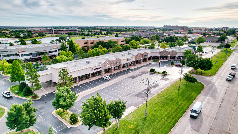 3521-3561 W Memorial Rd, Oklahoma City, OK en alquiler - Foto del edificio - Imagen 3 de 6