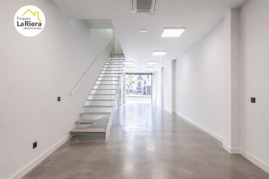 Edificio residencial en Arenys de Mar, Barcelona en venta - Foto del edificio - Imagen 1 de 13