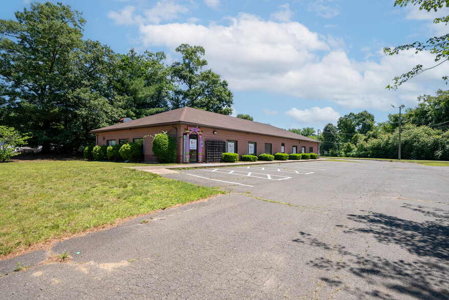 605 Silver St, Agawam, MA en venta - Foto del edificio - Imagen 2 de 29