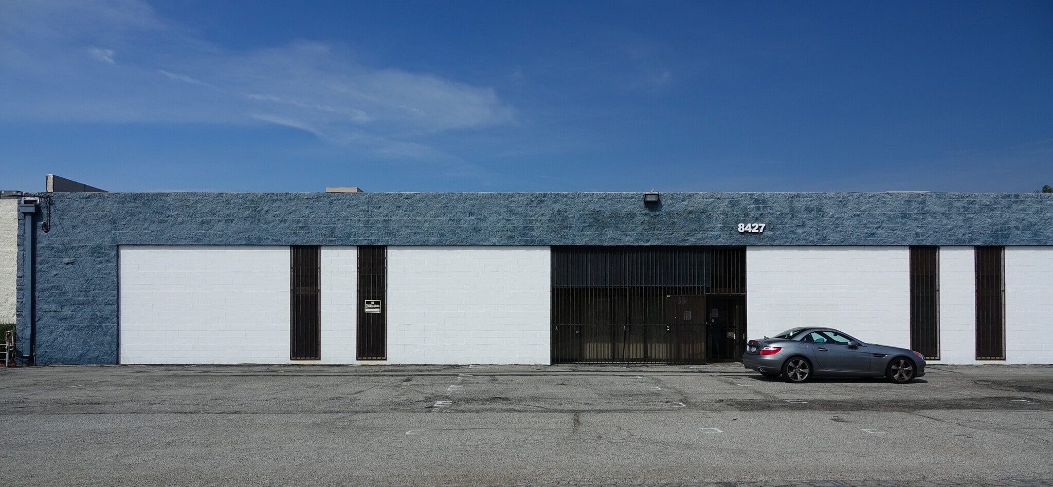 8411-8421 Canoga Ave, Canoga Park, CA en alquiler Foto del interior- Imagen 1 de 6