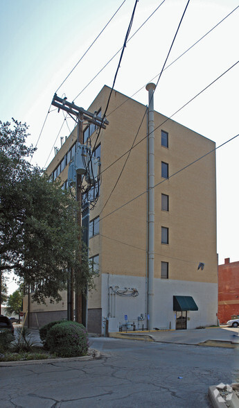 17 S Chadbourne St, San Angelo, TX en alquiler - Foto del edificio - Imagen 2 de 3