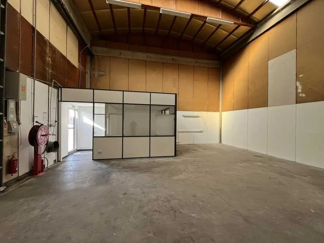 9 Rue Du Dauphiné, Saint-Priest en alquiler Foto del edificio- Imagen 1 de 14